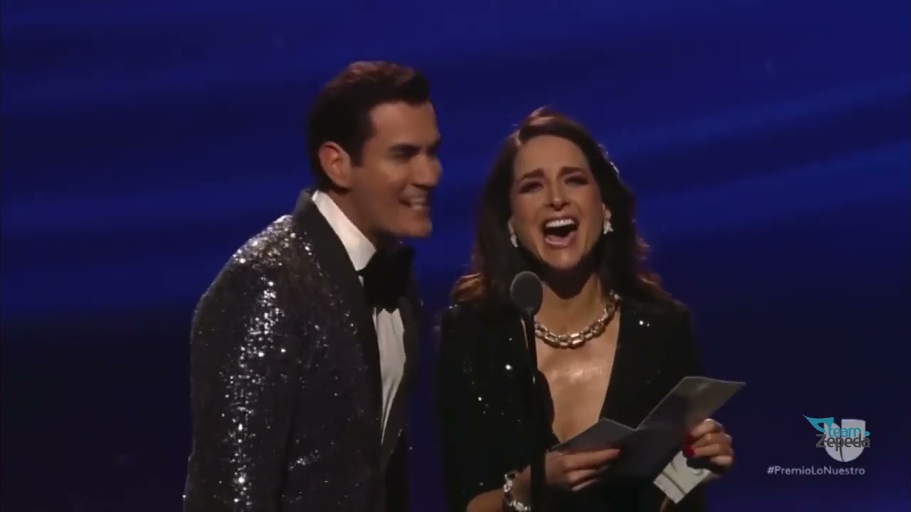 David Zepeda y Susana González presentan premio en PLN