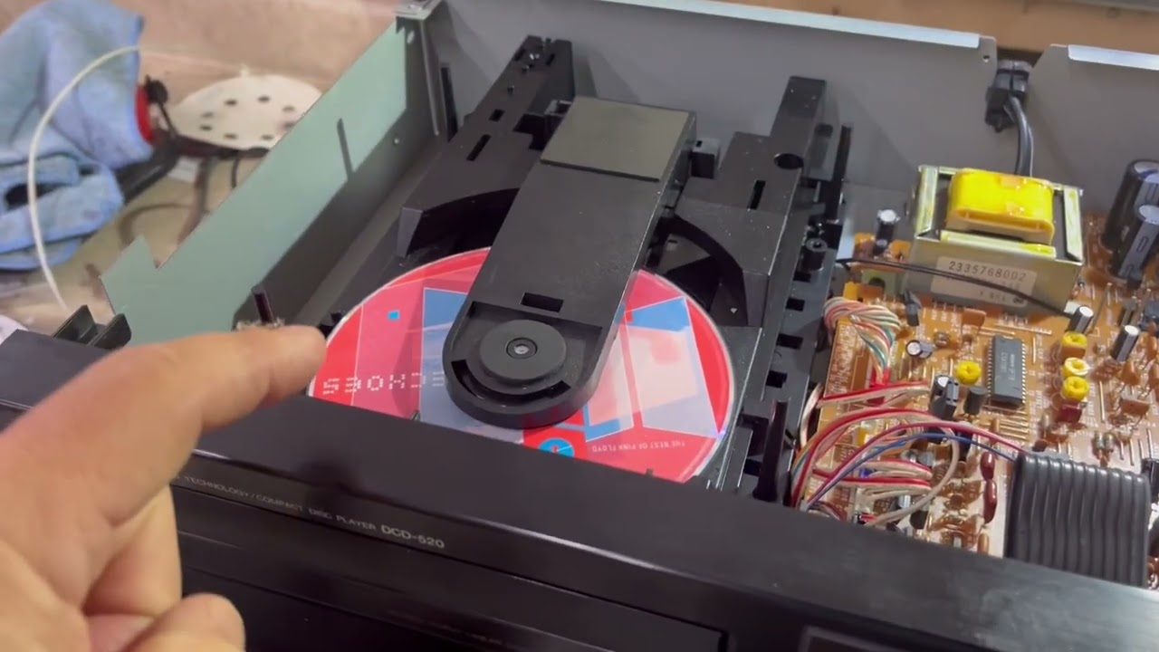 CD-плеер пропускает звук. Можно ли это исправить?