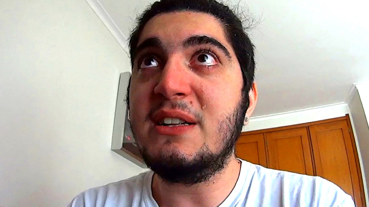 A MINHA REAÇÃO AO CHEGAR A 3 MILHÕES DE INSCRITOS !