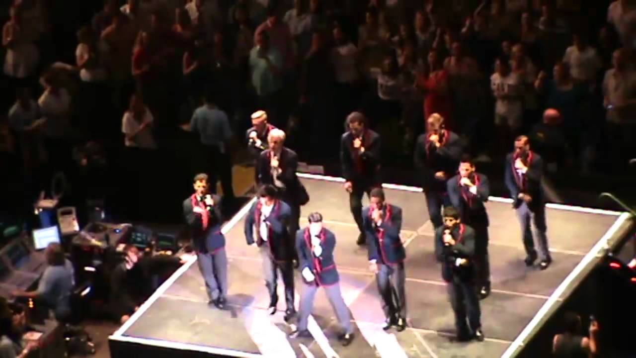 glee - teenage dream and raise your glass