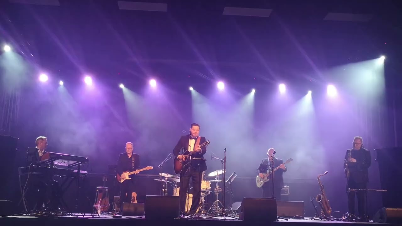Jarkko Järvenpää & Pertti Jalosen juhlaorkesteri - Onneni maailmalla