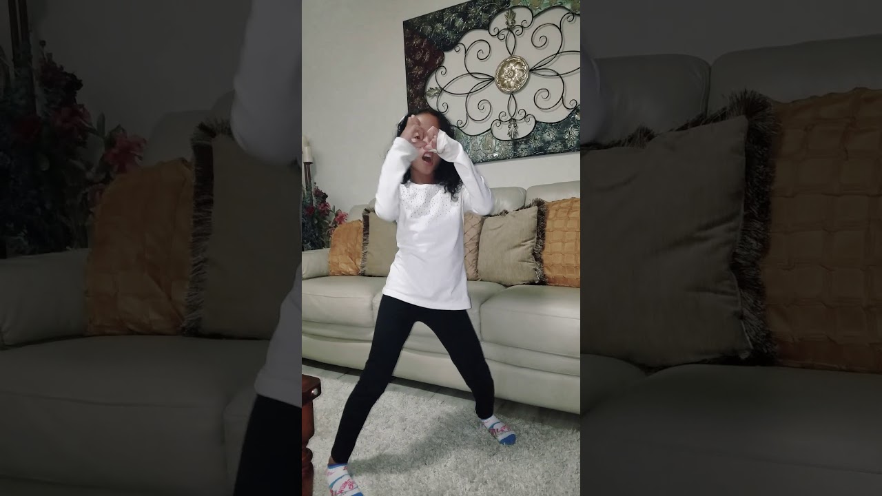 Jonelle singing Havana