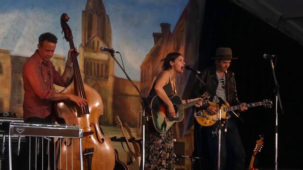 Vikki Thorn (The Waifs) 2018-03-18 Tempest at Blue Mountains, Katoomba