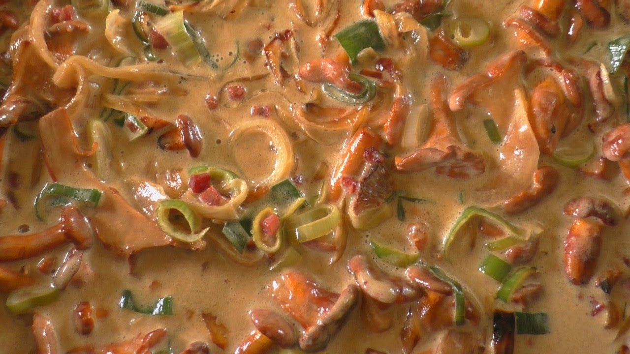 Küchenpilze - Pfifferlinge mit Speck in Creme-fraîche-Sauce