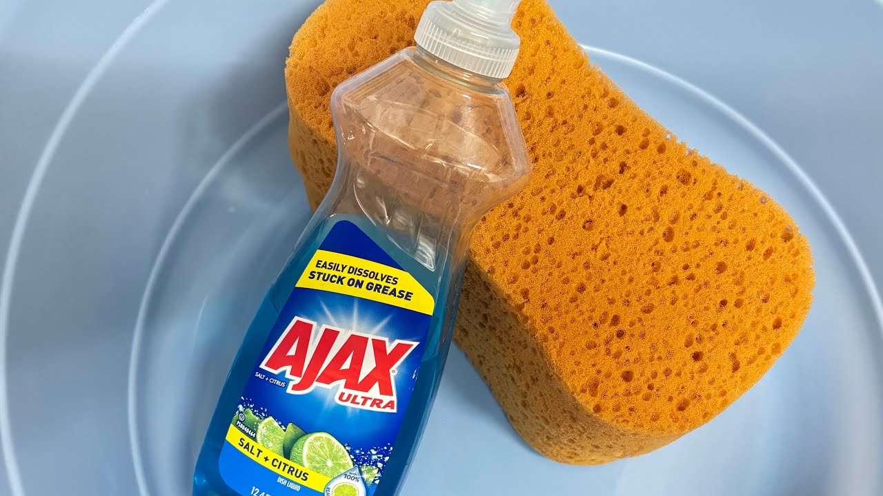茶色のハニカムスポンジ✖️Ajax青で絞るHoneycomb car wash sponge ✖️ Squeeze with blue Ajax