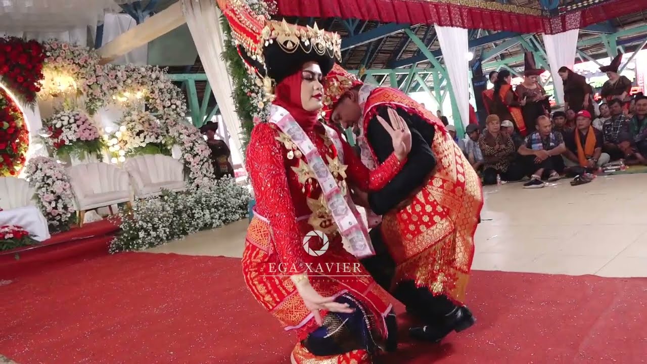 Adu Pengantin Adat Karo Empindonta & Ririn Saudiah
