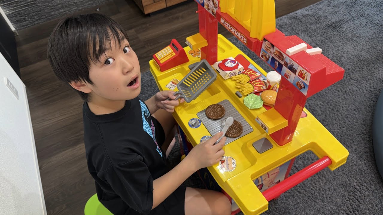 レオくんがマクドナルドのハンバーガーを作って配達してみた！Part6 レオスマイル