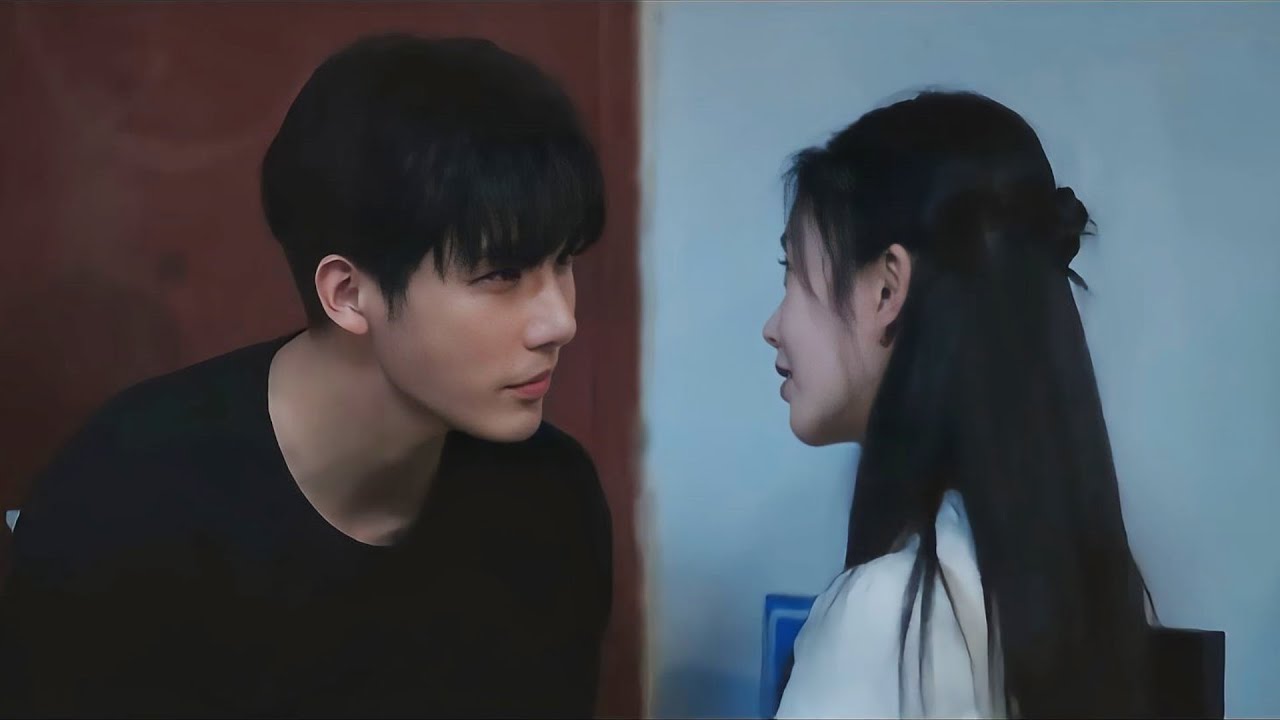 💘少年少女暧昧互动，两人亲密距离脸红心跳，陈路周太怂：不知道能不能吻你！#陷入我们的热恋 #王安宇 #刘浩存 #最新電影#大陸電影#愛情電影