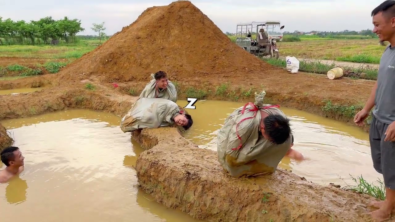 Nhảy Bao Bố Kiểu Mới  | Thử Thách Siêu Hài Hước và Thú Vị