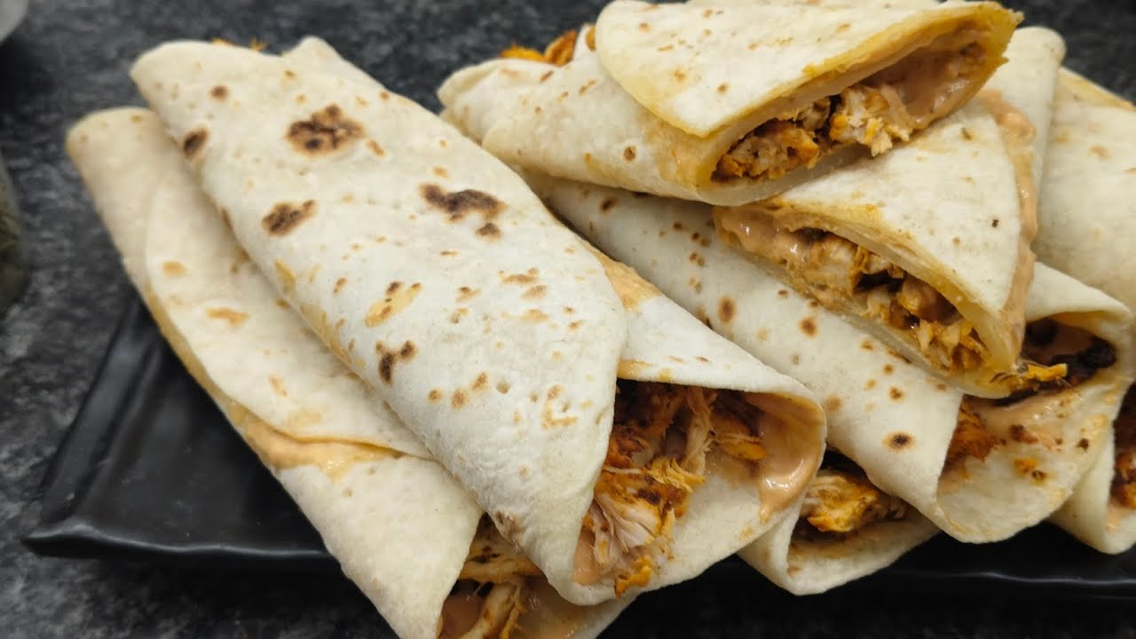CHICKEN TIKKA ROLL|HOW TO MAKE CHICKEN TIKKA ROLL|CHICKEN TIKKA ROLL KESE BANATE HAI 