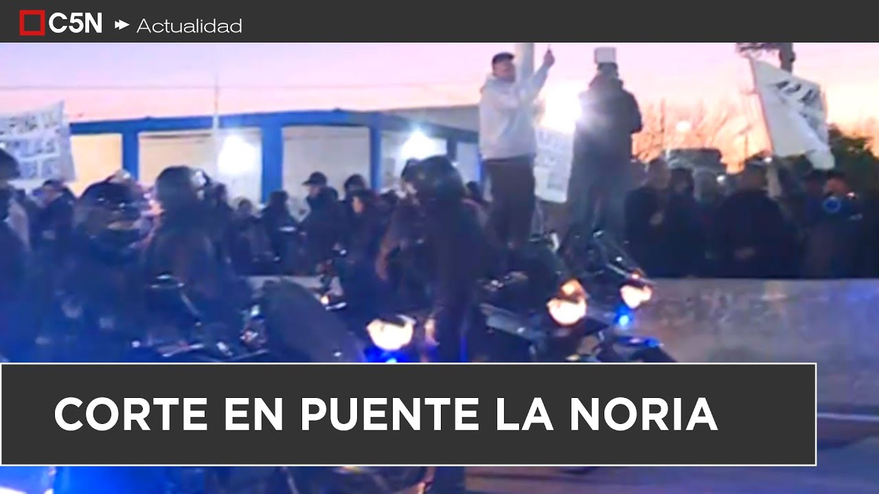 CORTE TOTAL en PUENTE LA NORIA: MÁXIMA TENSIÓN entre FERIANTES y la POLICÍA