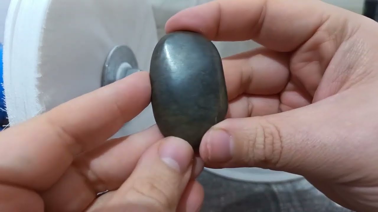 EP. 5 | Pulido roca natural en ASMR | Roca de chert grisácea