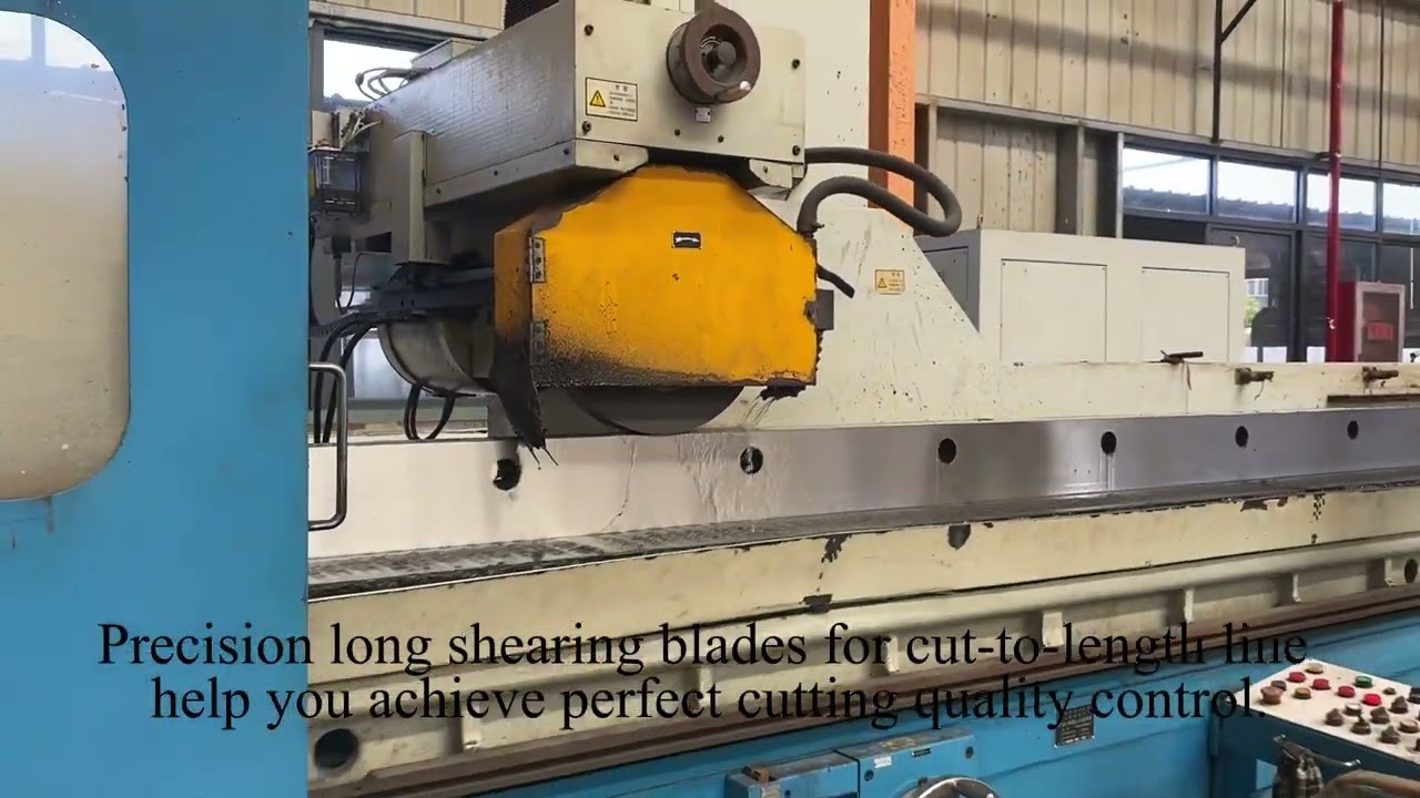 Guillotine shear blade for hydraulic shearing machine
