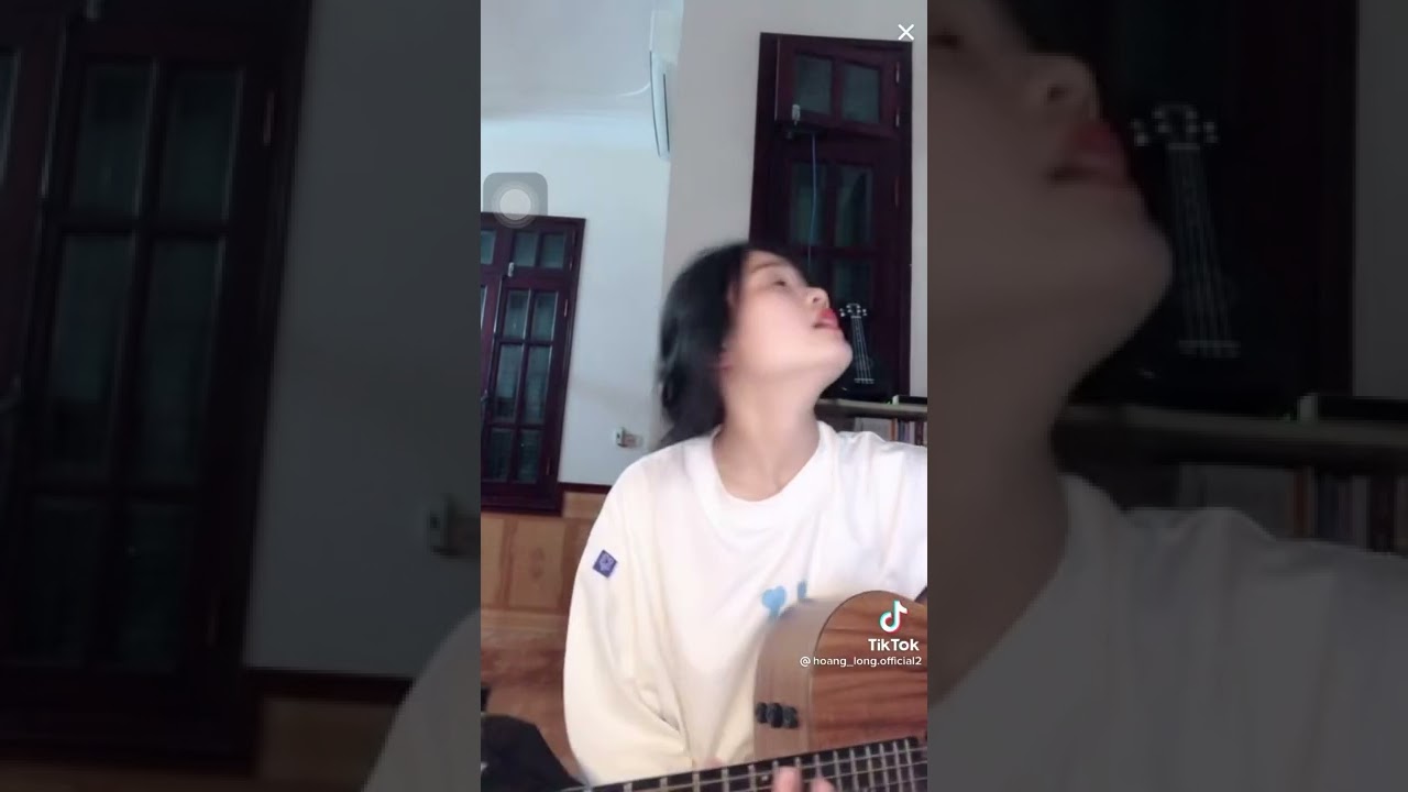 c&ocirc; g&aacute;i mở đường cover -quanh_102