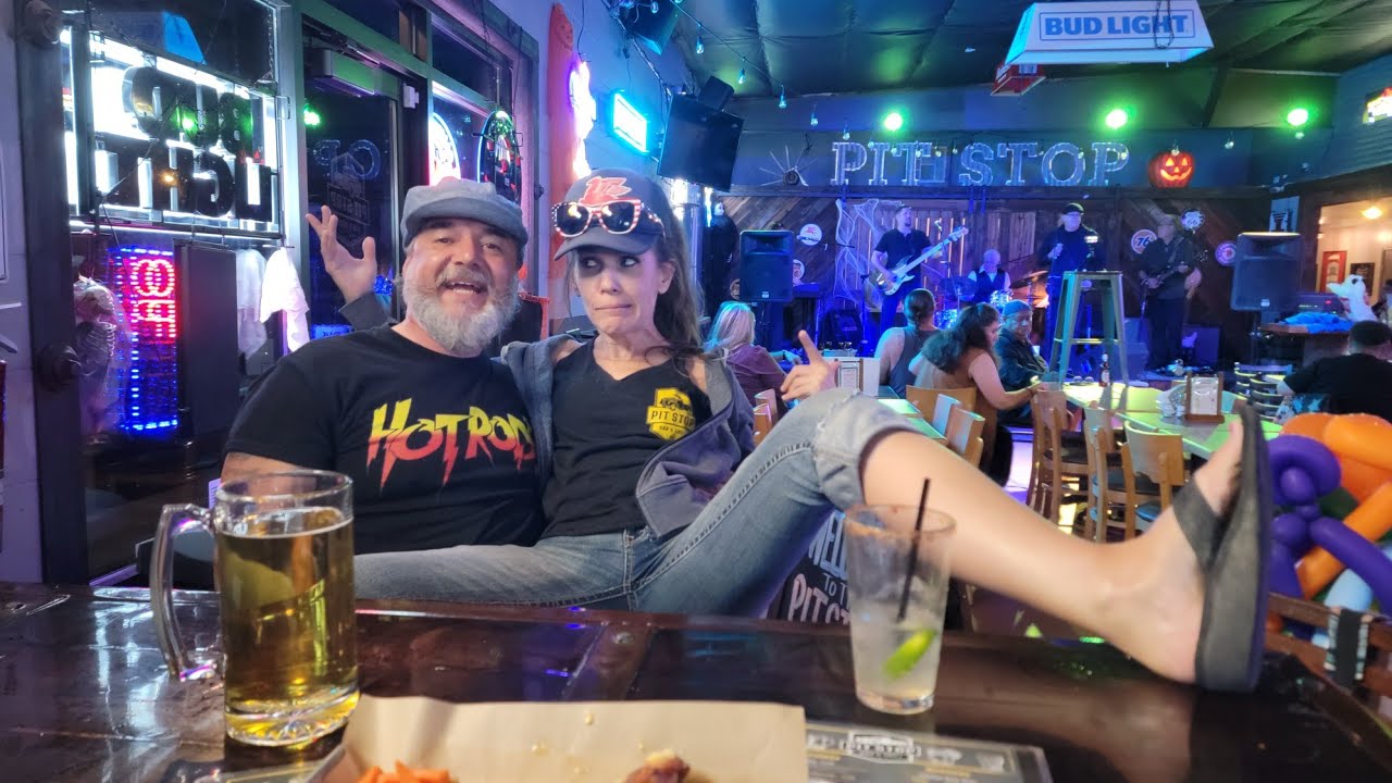 Barstow Carshow With Wonderhussy & The Remnants Of A Sunday Night Chat