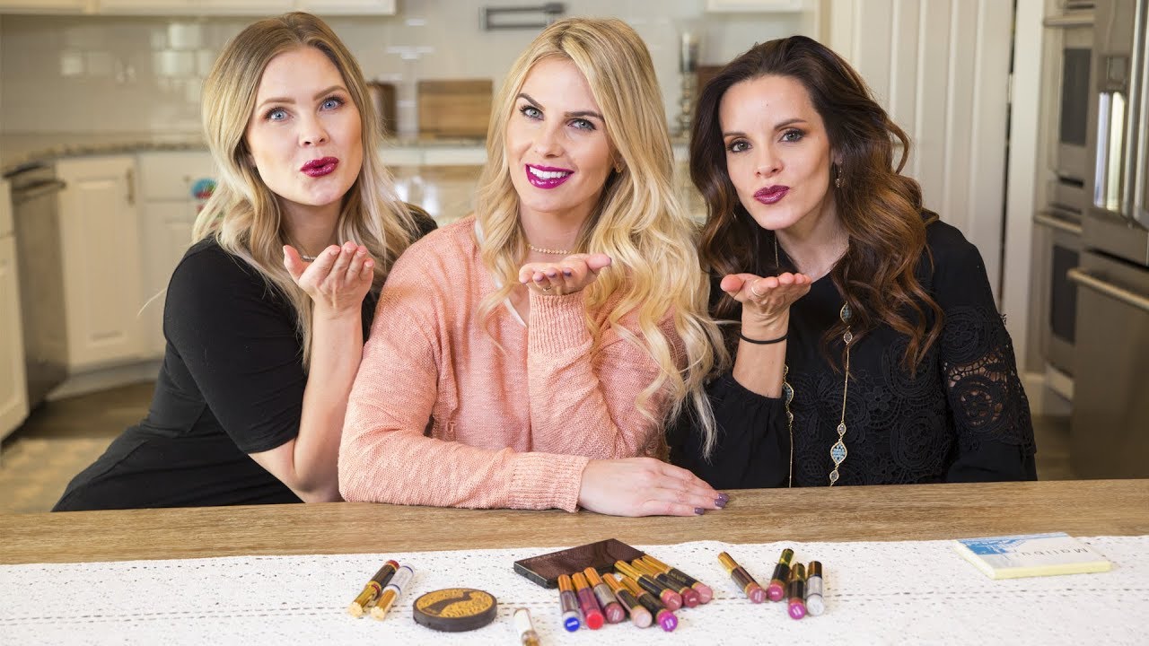 Moms try LIPSENSE | The Mom's View