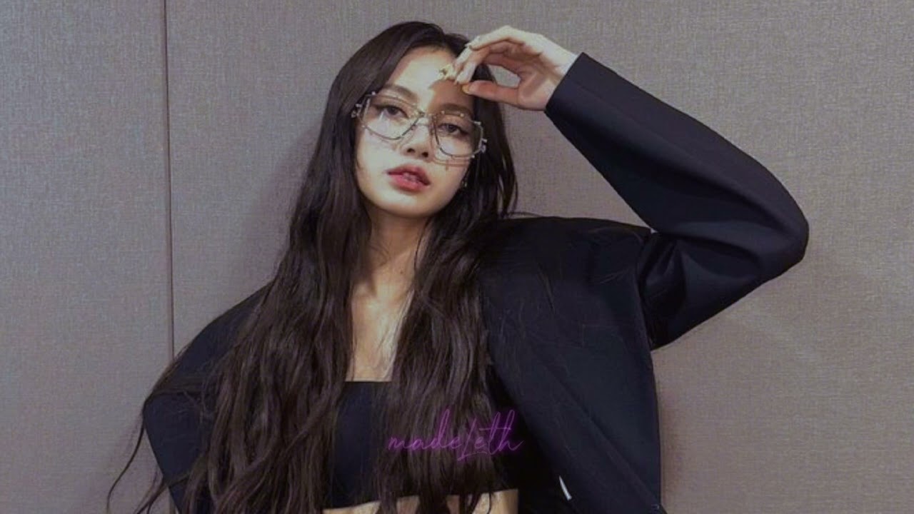 LISA - NEW WOMAN feat. Rosalía (sped up)