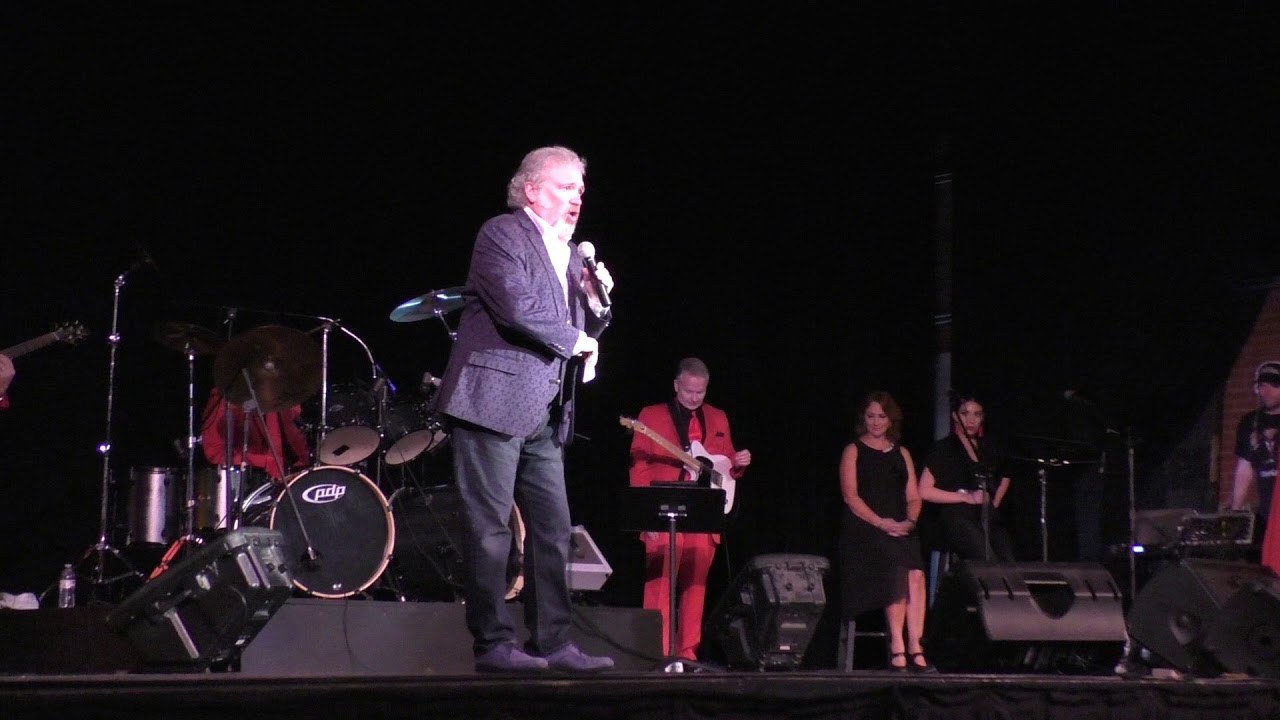 Tom Brown, Jeff Lewis open the festival! -  video by Susan Quinn Sand