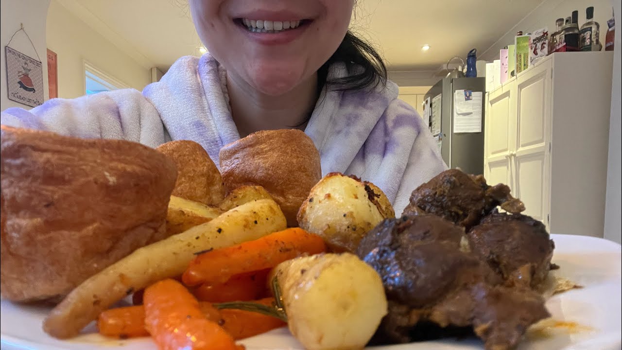 ASMR MUKBANG SUNDAY ROAST DINNER | SUPER TENDER PORK CHEEK | NO TALKING