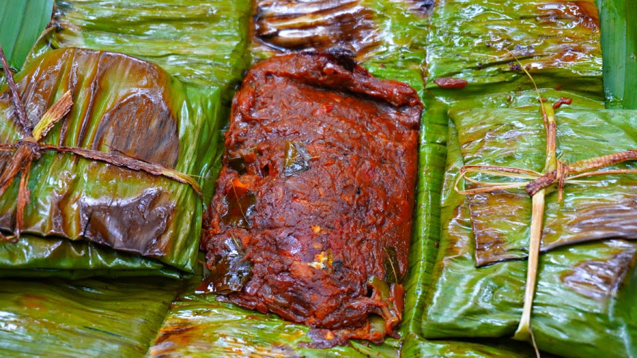 KERALA STYLE FISH POLLICHATHU ON FIREWOOD | BANGDA ROAST IN BANANA LEAF | The Pot Cook