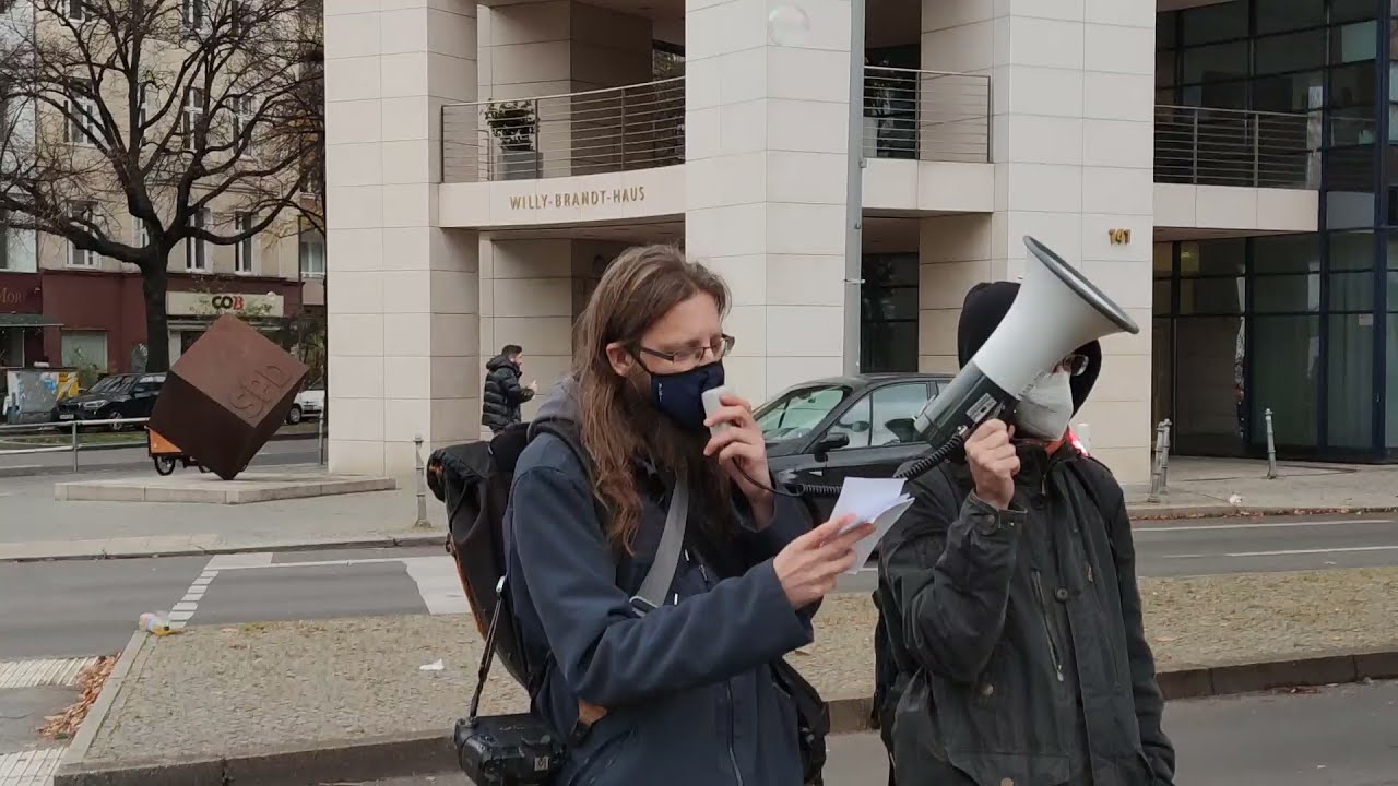 Worte von Steffen Geyer vor der SPD Parteizentrale.