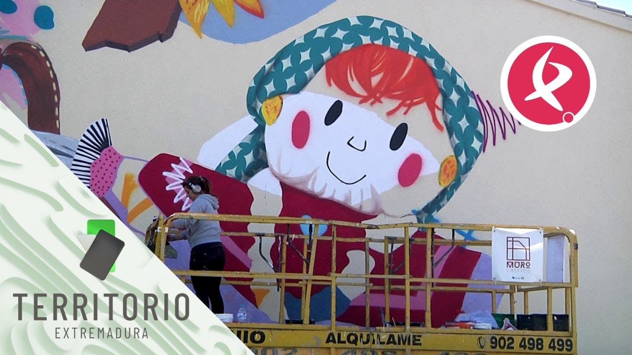 El proyecto Muro Crítico llena de de vida y color las calles de Valdeobispo | Territorio Extremadura