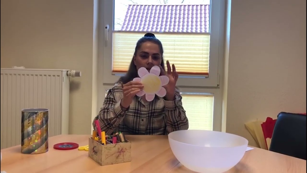 Wir basteln eine Zauberblume - Kindergarten St. Nicolai Bakede