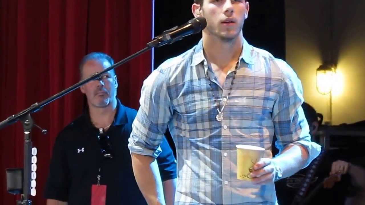 Holmdel, New Jersey Soundcheck - Nick Jonas: STAY