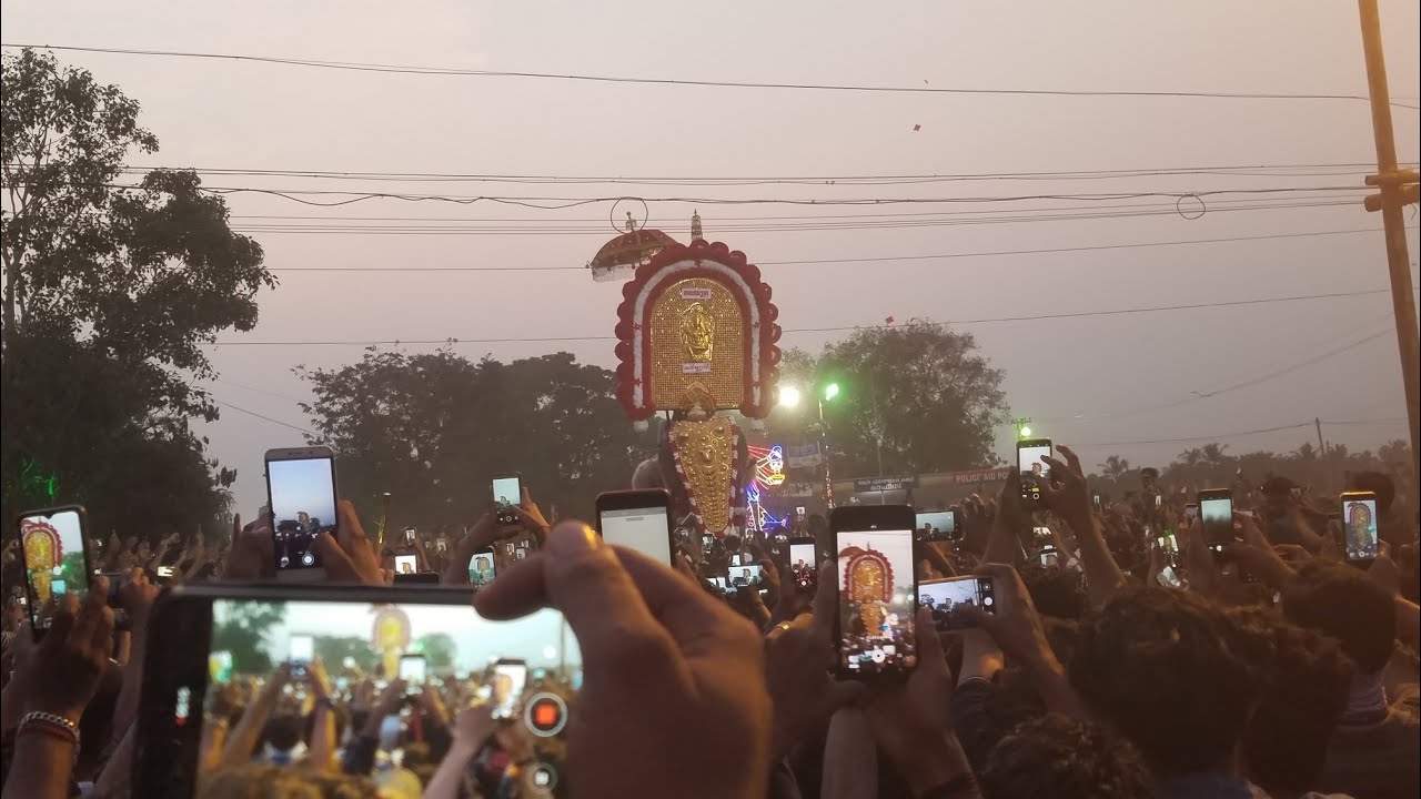 കൂട്ടിയെഴുന്നള്ളിപ്പിൽ നിൽക്കാതെ കർണ്ണൻ #ചാലിശ്ശേരി പൂരം 2020