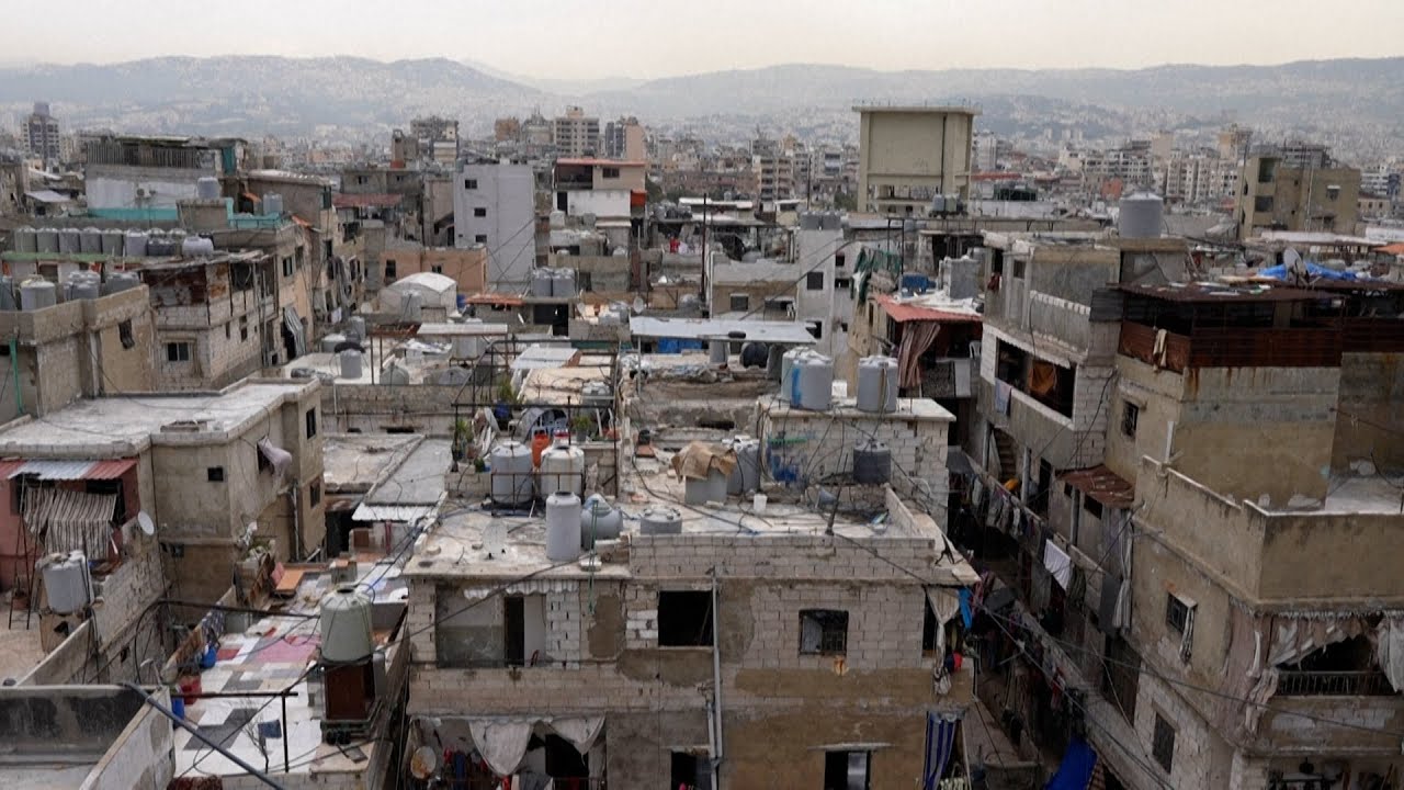 شبان فلسطينيون في مخيم شاتيلا بلبنان يؤكدون تمسكهم بوطنهم