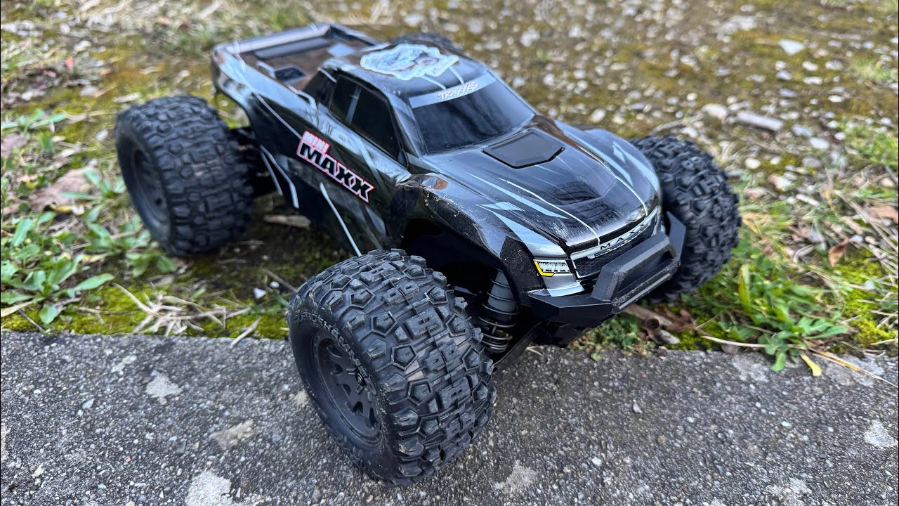 1er Run Traxxas Mini Maxx au skatepark #traxxas #traxxasminimaxx