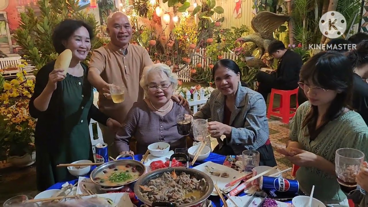 Vui tất niên cuối năm 2025 