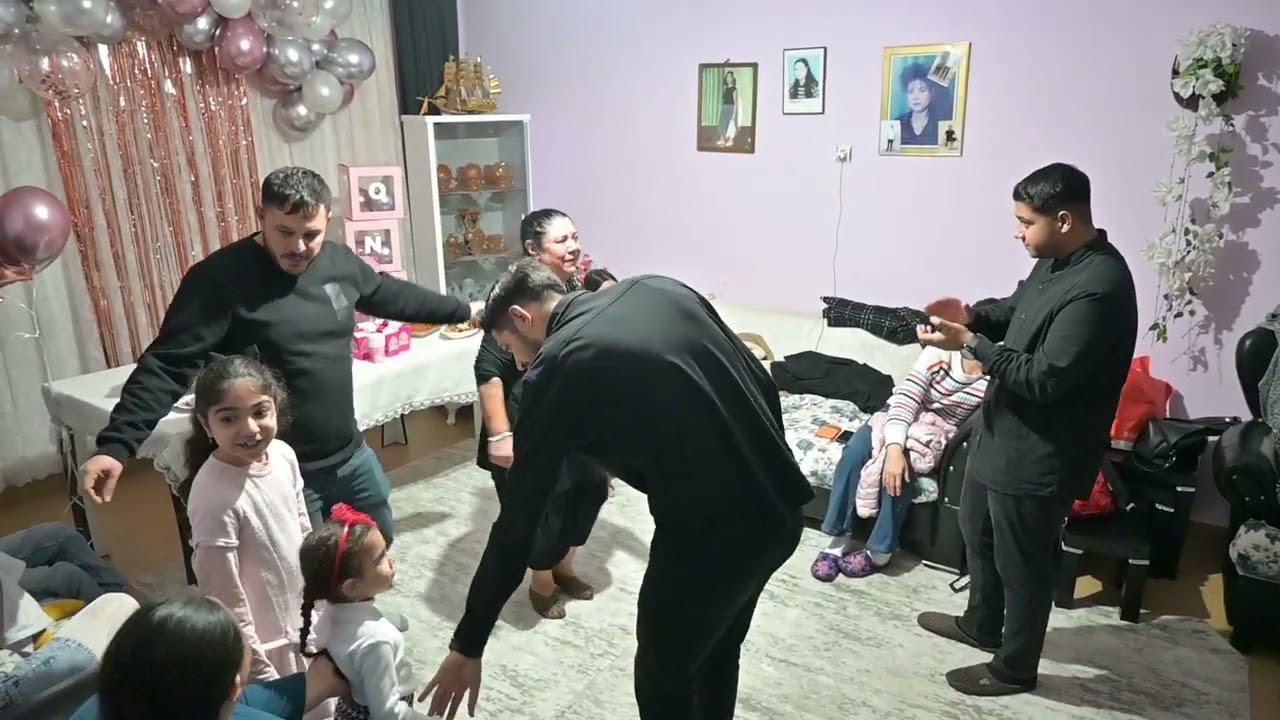 FİLİZ 1 YAŞINDA 4K FUUL İZLE GEZER VİDEO33
