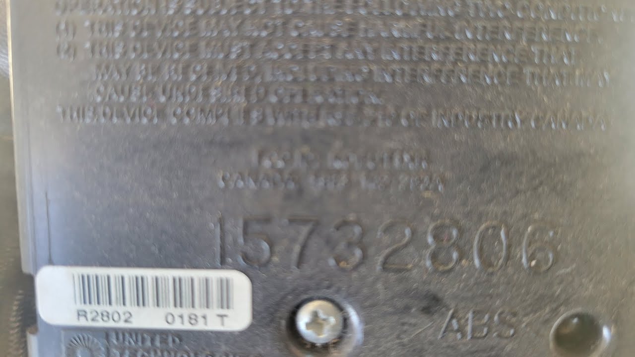 Расположение приемника бесключевого доступа Chevrolet Silverado 2001 года выпуска