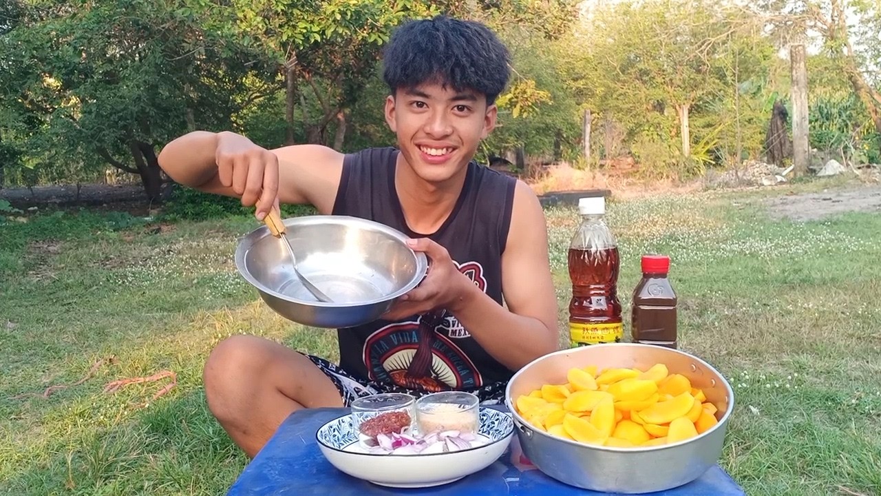 ยำมะยงชิดรสเด็ด เผ็ดแซ่บถึงใจมากินด้วยกันนะครับ.