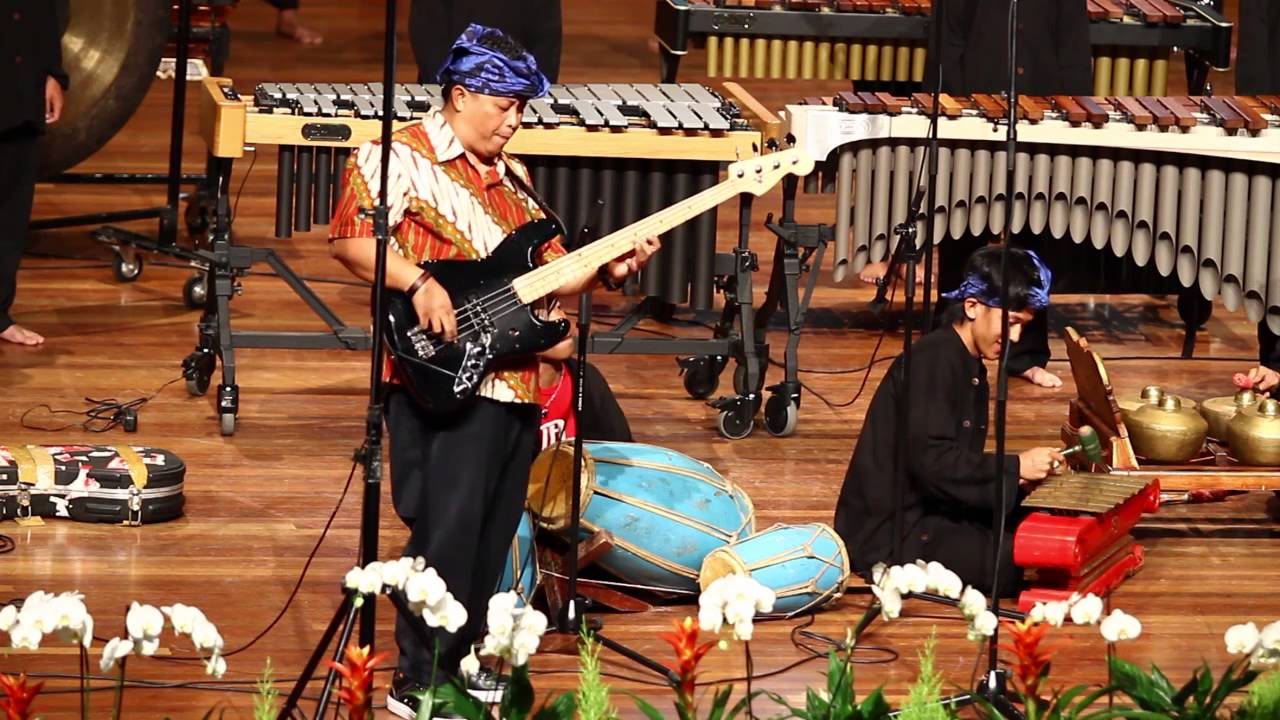 Suwe Ora Jamu by GSB & Harry Toledo at World Music Contest 2013 Kerkrade, Netherlands