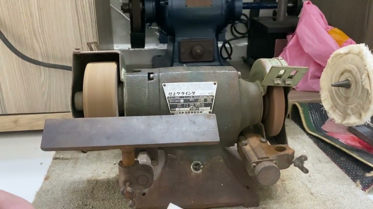 Da bạn - Máy mài nước makita 9800