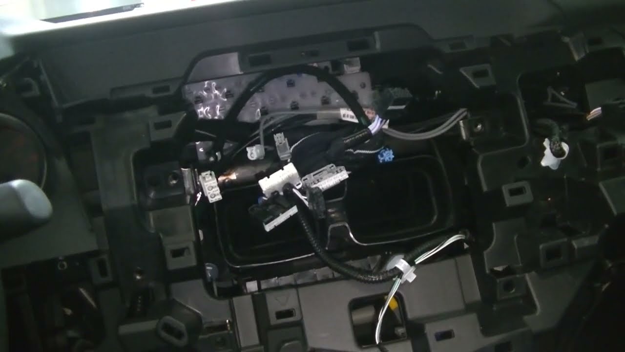 Снятие магнитолы с Toyota Camry 2021-2023