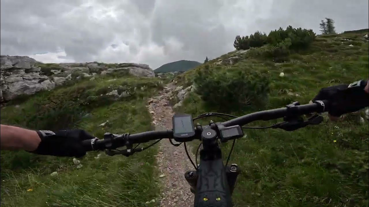 Dalla cima del Monte Ortigara trail pazzesco fino ad Asiago #mtb #trail #mountains