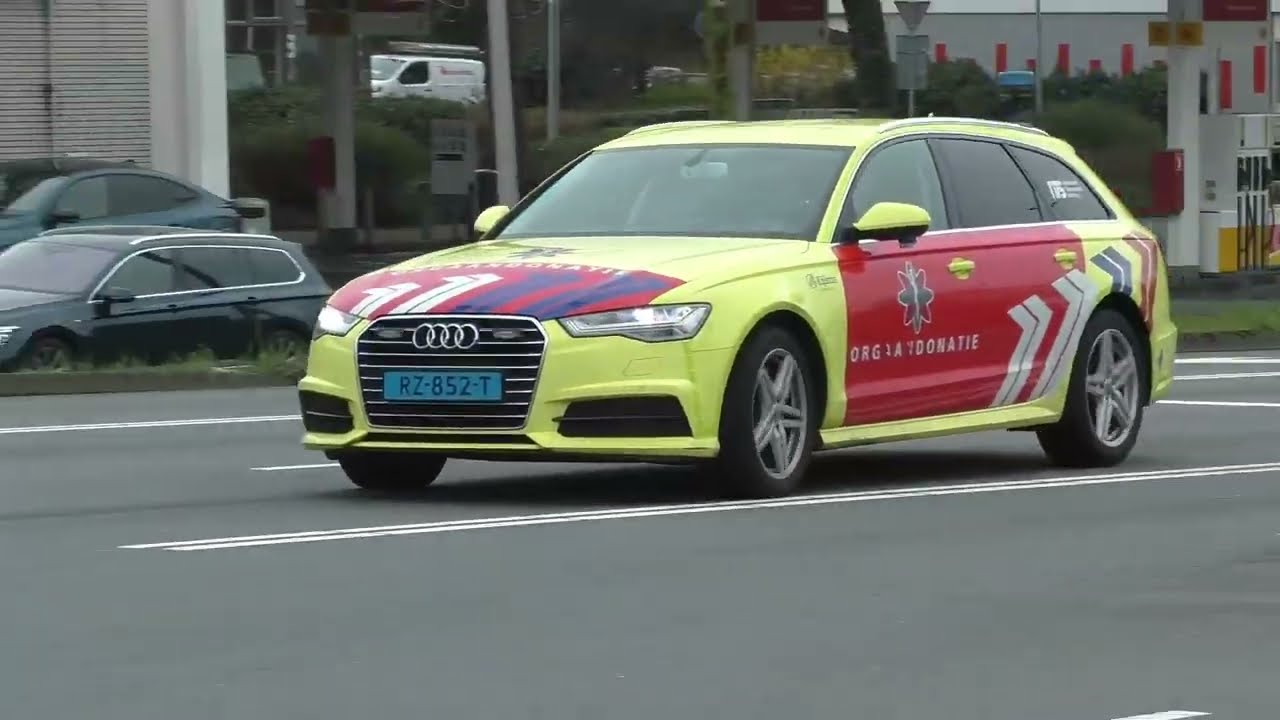 VTB, TPT en diverse Ambulances met spoed van en naar meldingen in Leiden