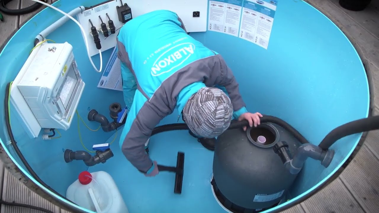 Jak na zazimování bazénu