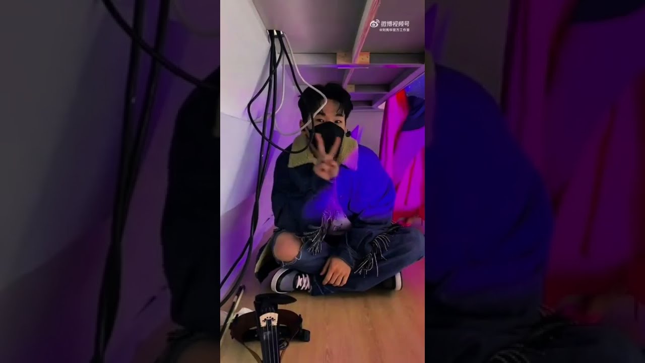 Henry Lau 헨리 - Behind the scenes of a performance at Plaza 66 in Shanghai 💖