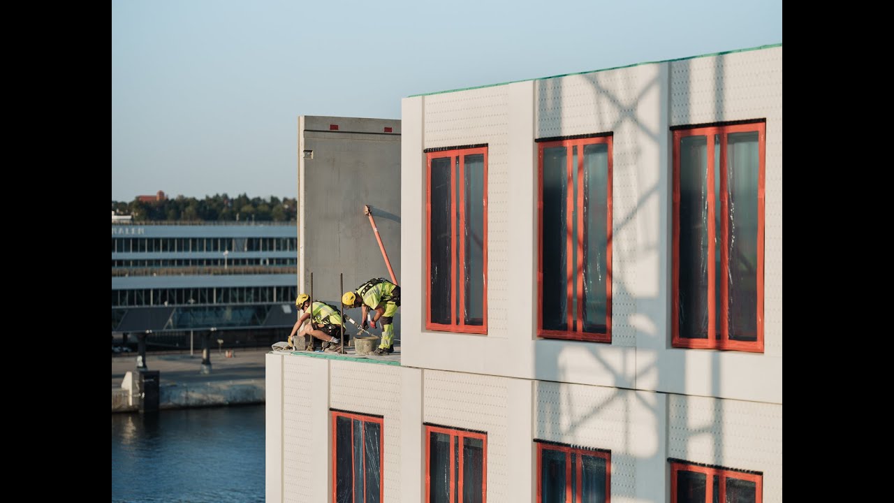 Full-service facade by UPB