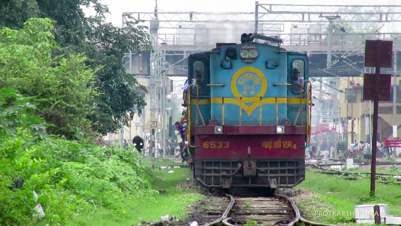 Departure of Metre Gauge train from Gonda Jn :- Gonda Mailani Passenger