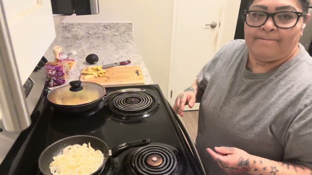 Готовлю сэндвичи с котлетами из авокадо и картофель по-домашнему 🍟