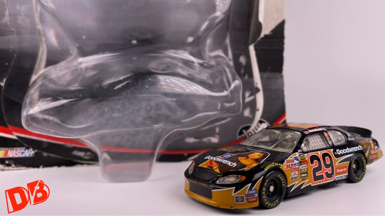 2005 KEVIN HARVICK GRETCHEN WILSON GOODWRENCH DIECASTBUFFET NASCAR WINNER CIRCLE DIECAST REVIEW 1/64