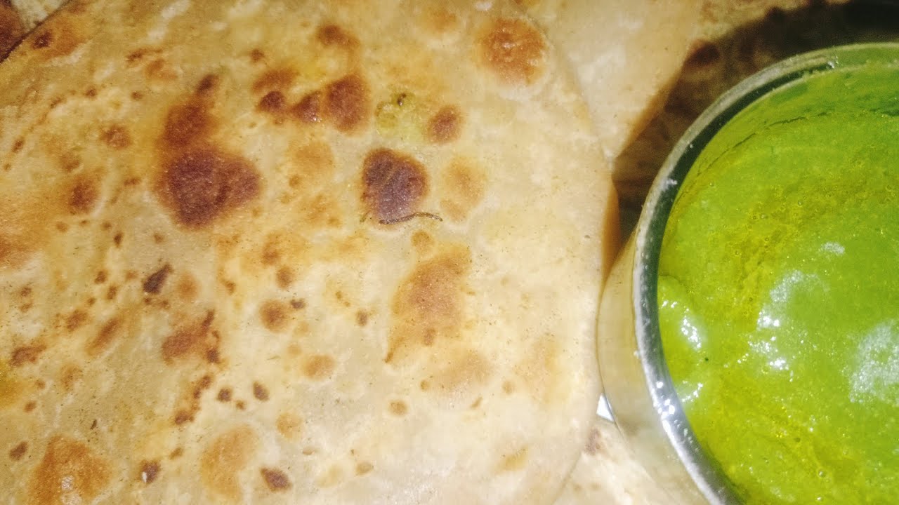 सर्दियों के ताजा हरे मटर के खस्ता पराठे। Matar paranthe recipe.
