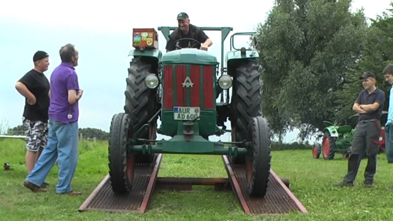 17. Döschkefest 2010 im Warfendorf Nesse - Die Trecker.wmv