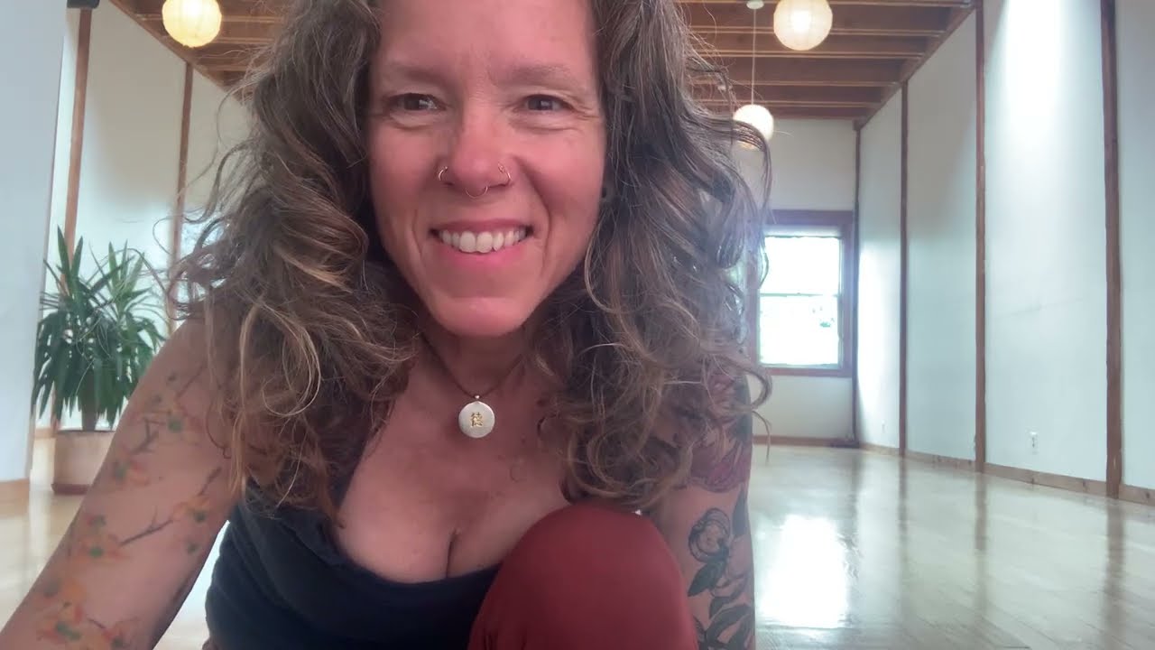 10 Minute Yoga Video #6 - Neck, shoulders, upper back - (video is actually 15 minutes).