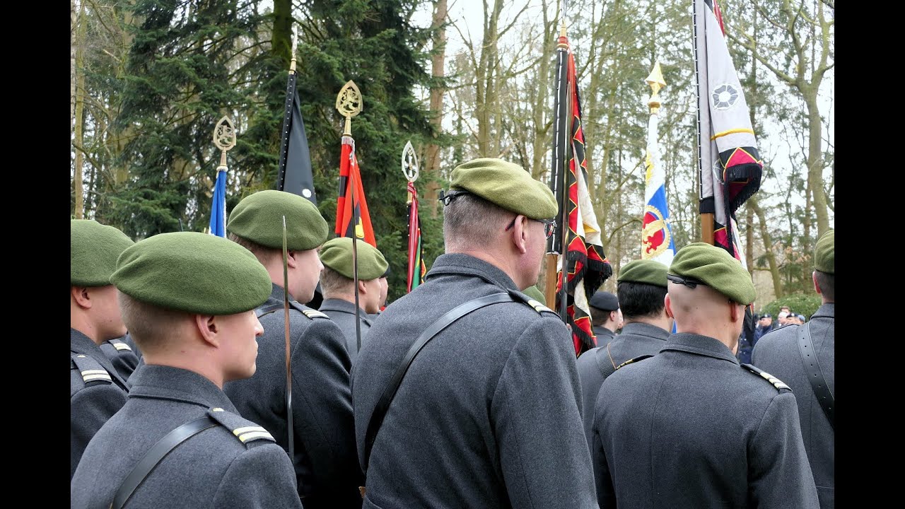 Kranzniederlegung zum 110. Finnentag in Hohenlockstedt